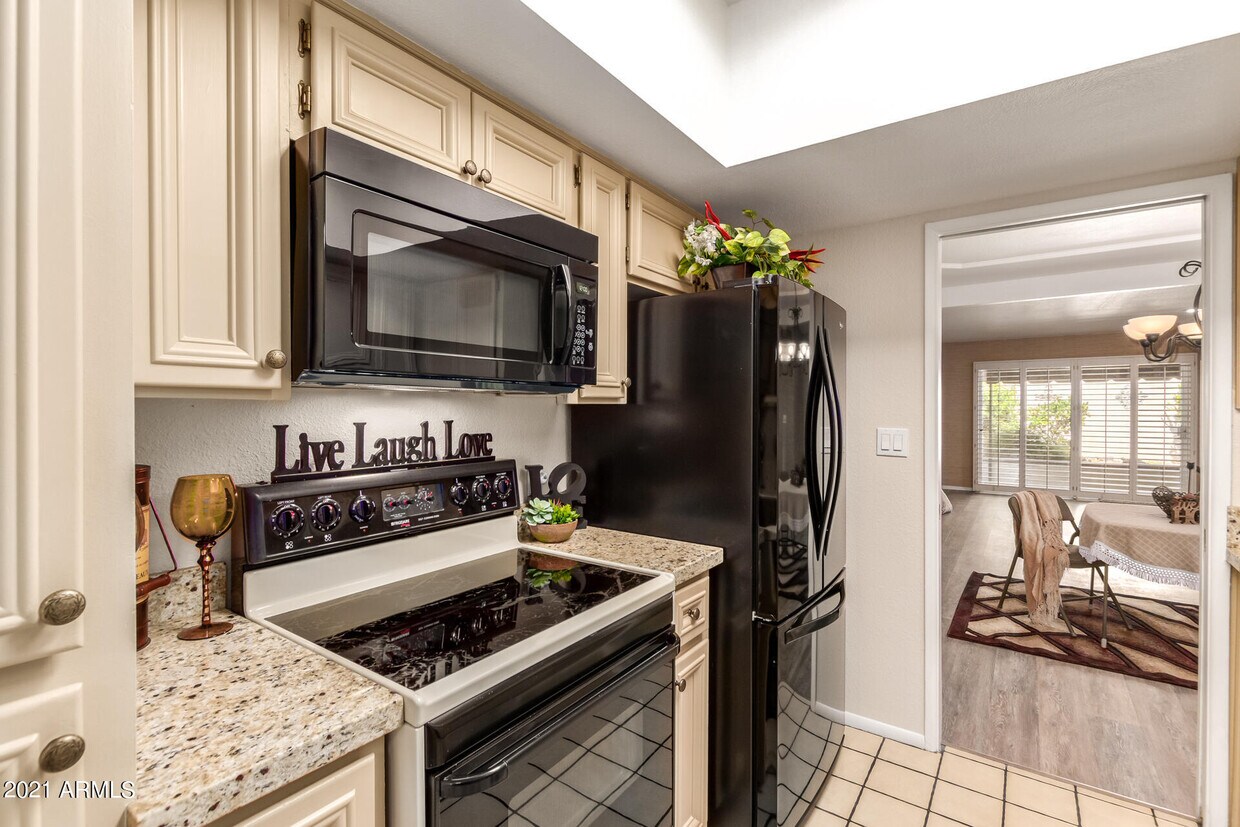 Primary Photo - 6735 N 16th Pl