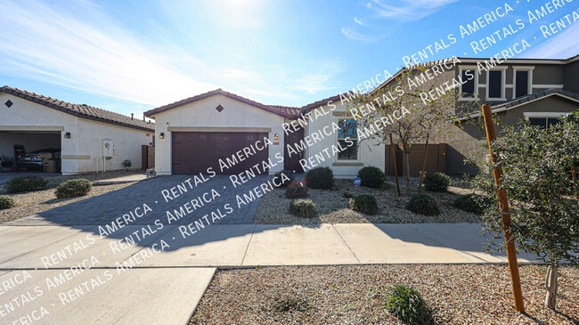 Building Photo - 15689 W Woodlands Ave