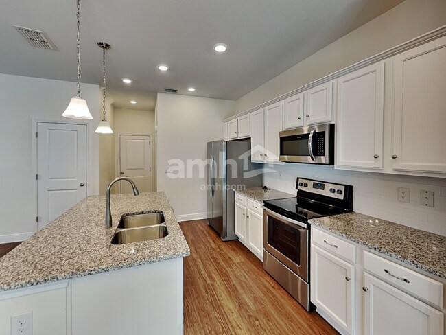 Foto del edificio - 7808 Stumble Journey Ln