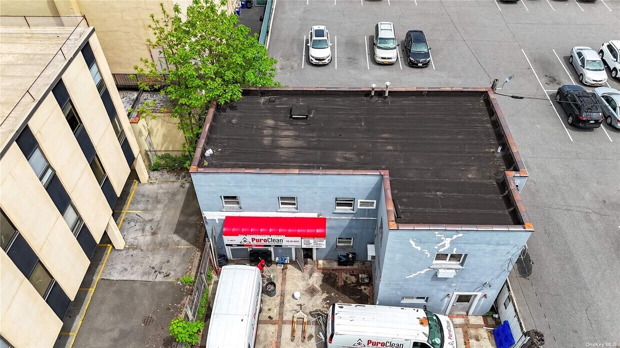 27 W Hawthorne Ave, Valley Stream, NY 11580 House Rental in Valley Stream, NY