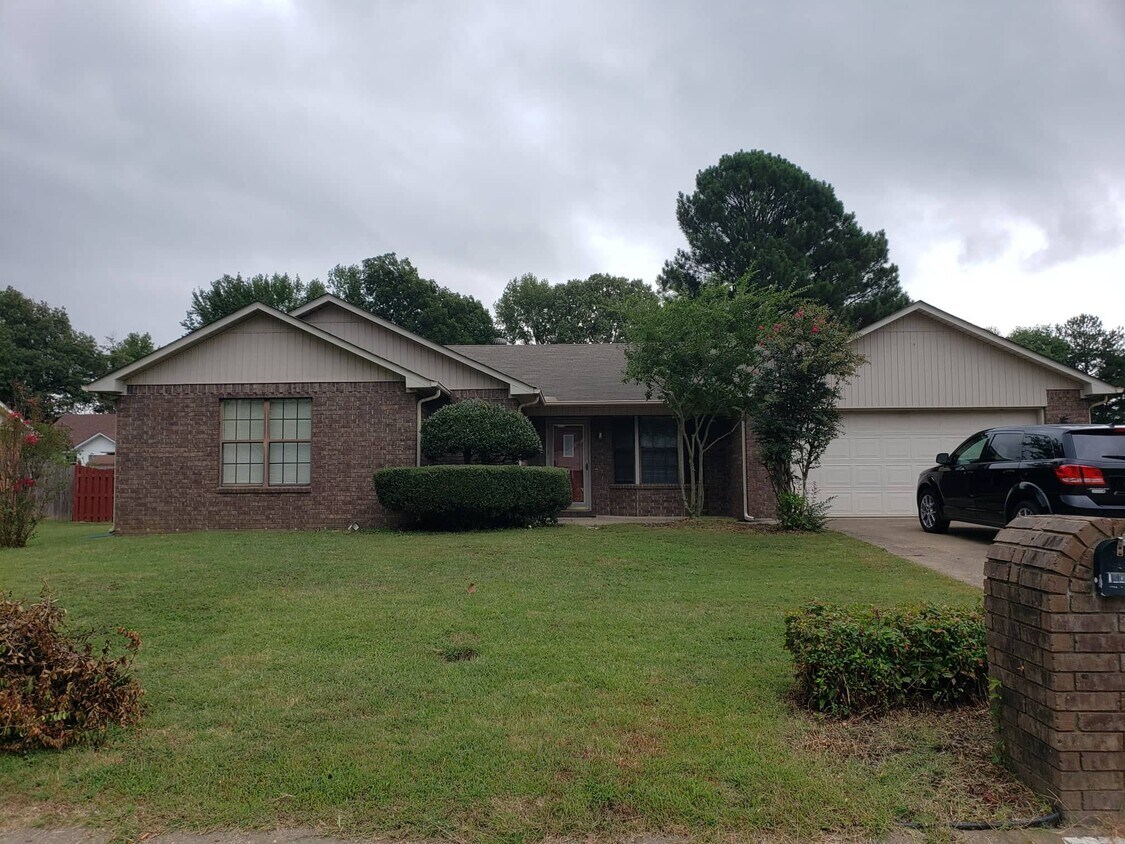 Primary Photo - 1207 Eric Dr