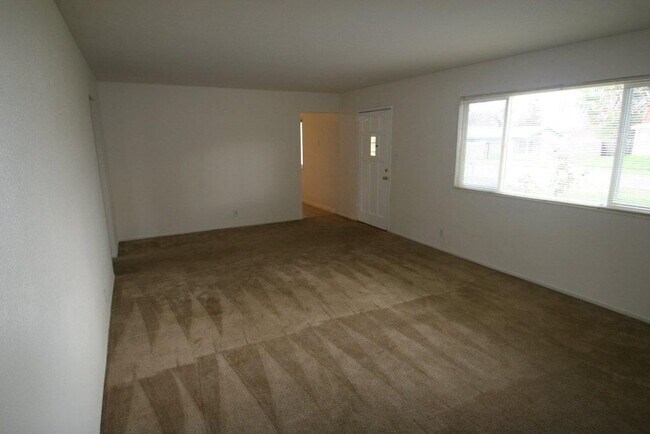 Building Photo - 3 br, 1 bath House - 8254 STRENG AVENUE