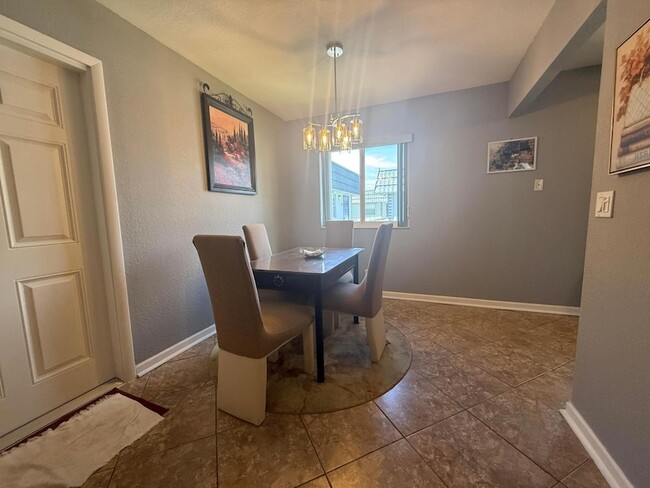 Building Photo - 376 Saxony Trail