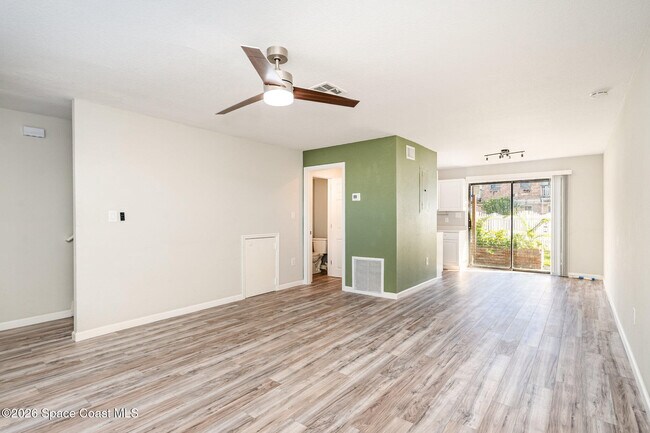 Foto del edificio - 1300 Arlington Ln NE