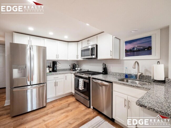 Foto del edificio - 171B Lexington St