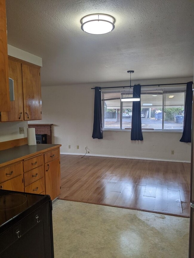 Building Photo - CovB01