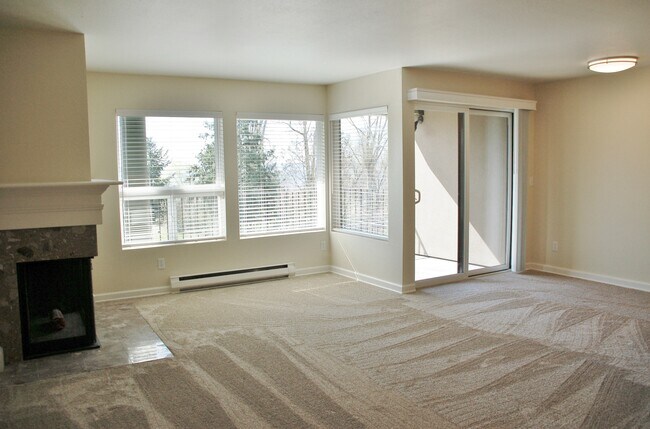 Building Photo - 9330 NE Juanita Dr