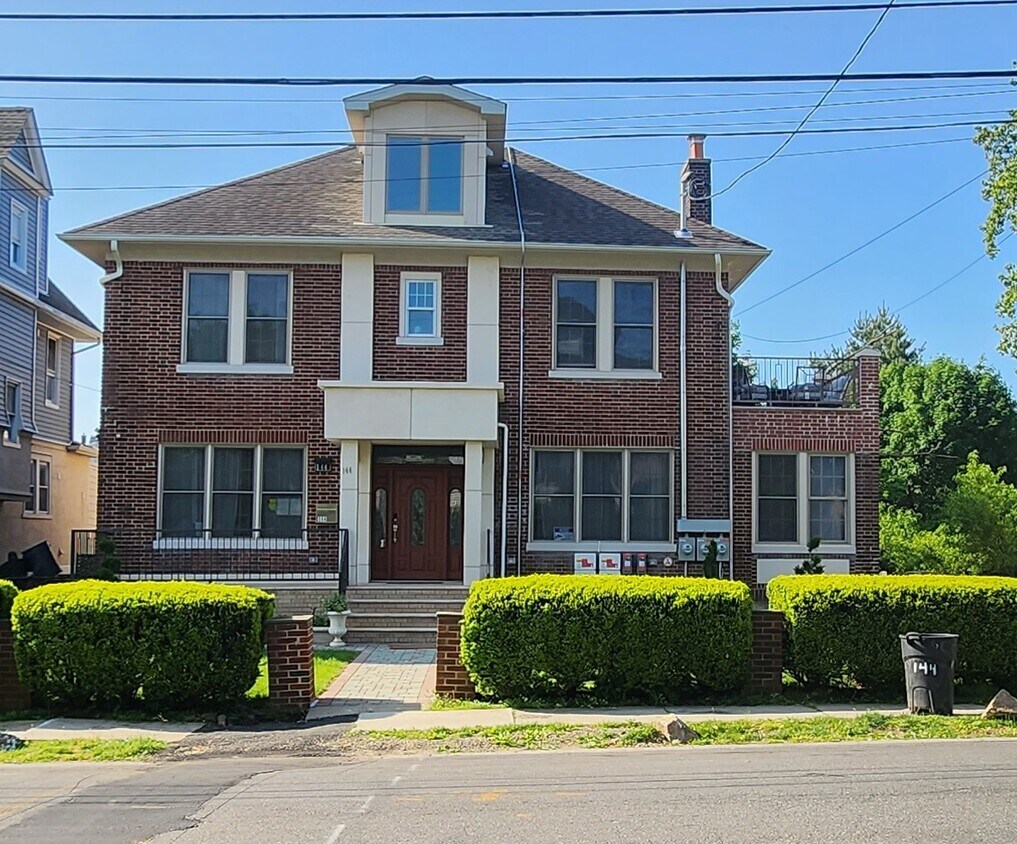 Foto principal - 144 Van Guilder Ave