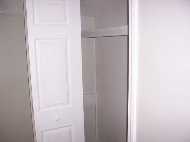 Building Photo - 25 Amato Dr