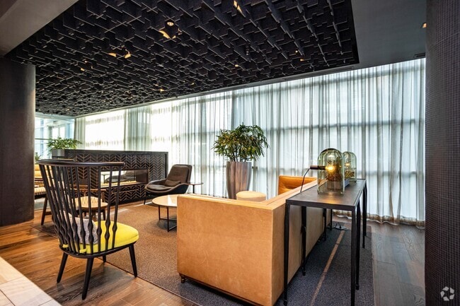 Interior Photo - Clayton on the Park