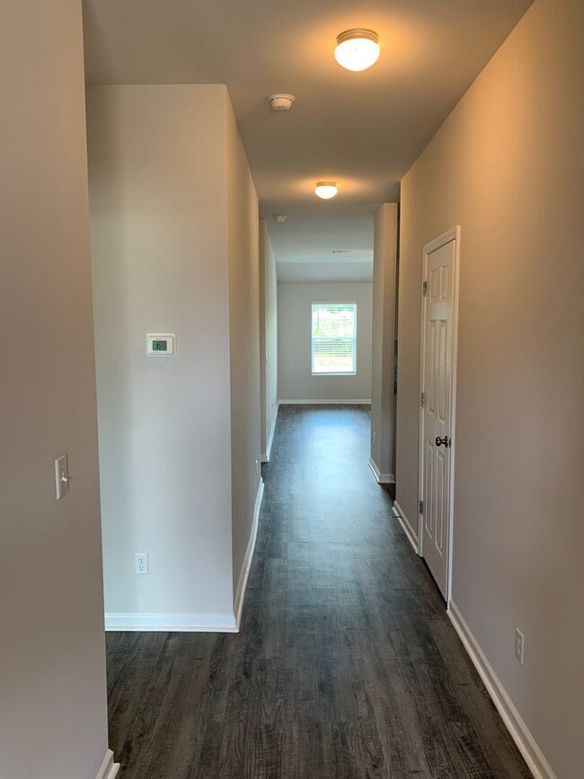 Foto del edificio - *Preleasing* - GET IT NOW!   New Three Bedroom | Two Bath Home in Cherokee Bend