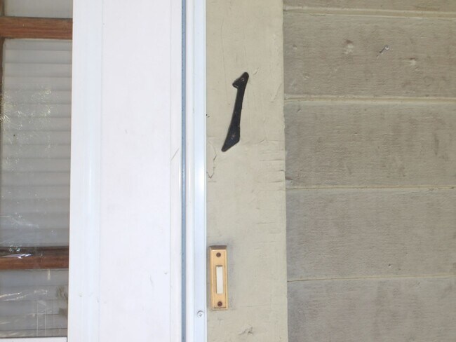 Foto del edificio - 629 W Ormsby Ave