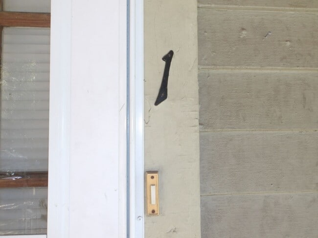 Photo - 629 W Ormsby Ave Apartment