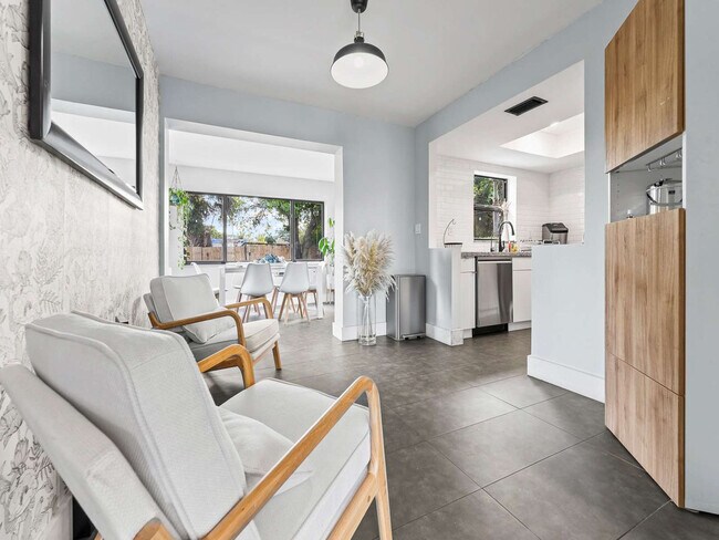 Foto del edificio - 2740 NW 21st St