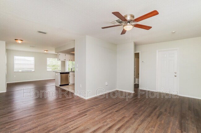 Foto del edificio - 11065 Norvell Rd