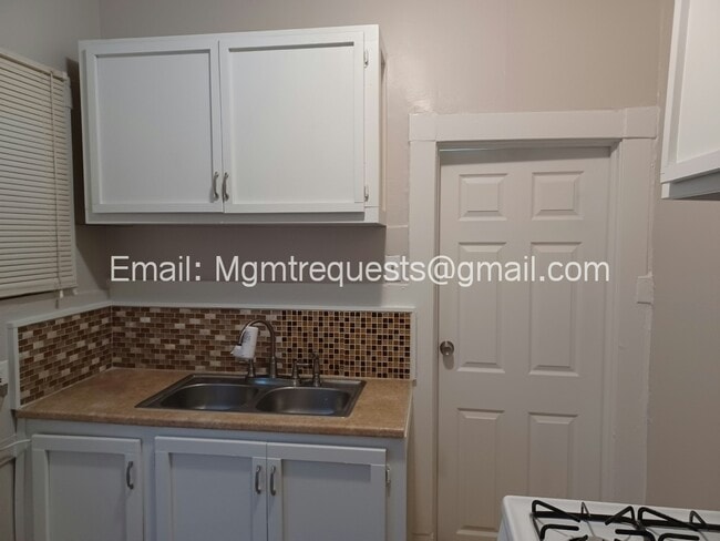 Building Photo - 3343 Lime St