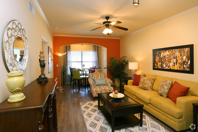 1BR, 1BA - Bayshore - Living Room - Bay Vista/Bay Vista Pointe