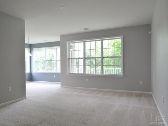Building Photo - 417 Timberlake Dr