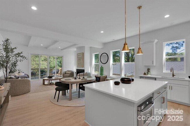 Foto del edificio - 5615 Lantana Ave