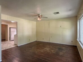 Building Photo - 220 S Arrington Dr