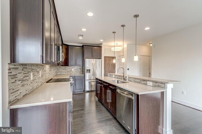 Foto del edificio - 1107 S Walter Reed Dr