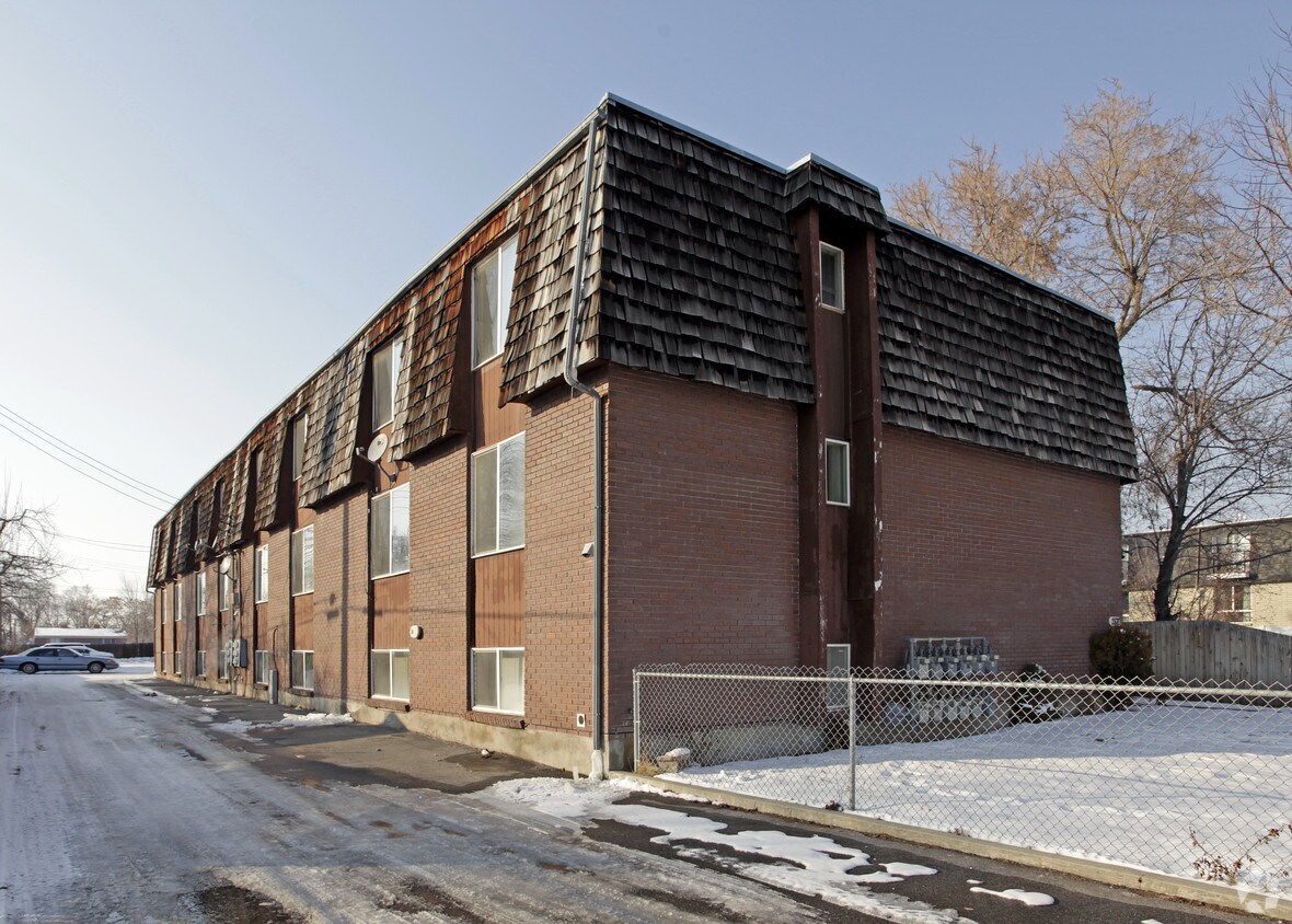Primary Photo - 2870 S Blair St