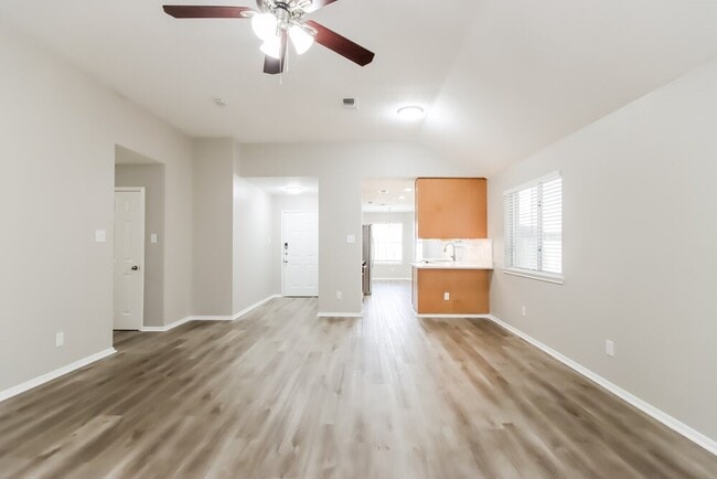 Building Photo - 18718 Timber Trce Dr