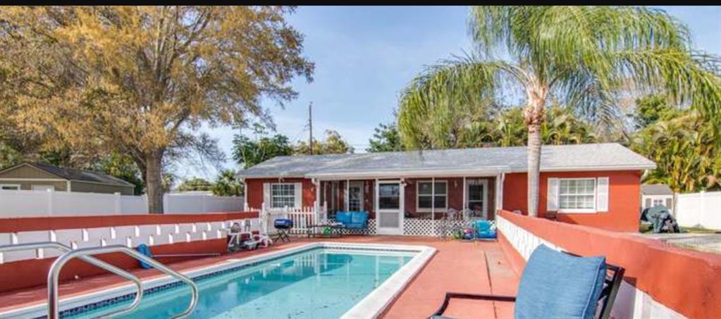Primary Photo - 3115 Adrian Ave