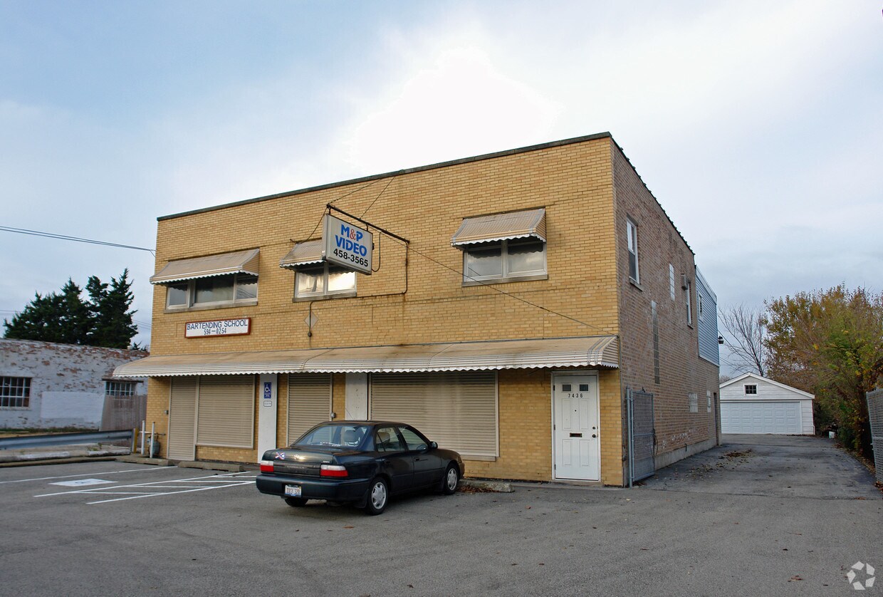 Foto principal - 7436 S Harlem Ave