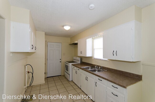 Building Photo - 3 br, 1 bath House - 2812 Jomar