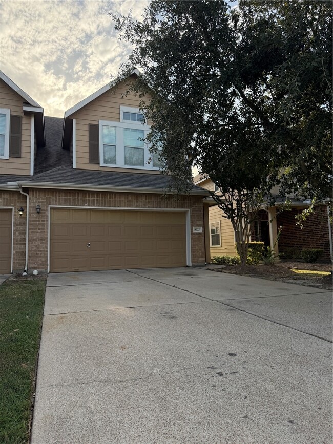 Building Photo - 8327 Lamond Ln
