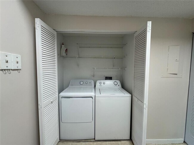 Foto del edificio - 6936 SW 39th St