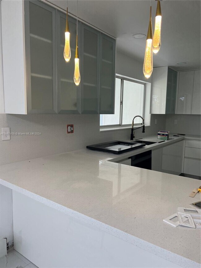 Foto del edificio - 321 NE 212th St