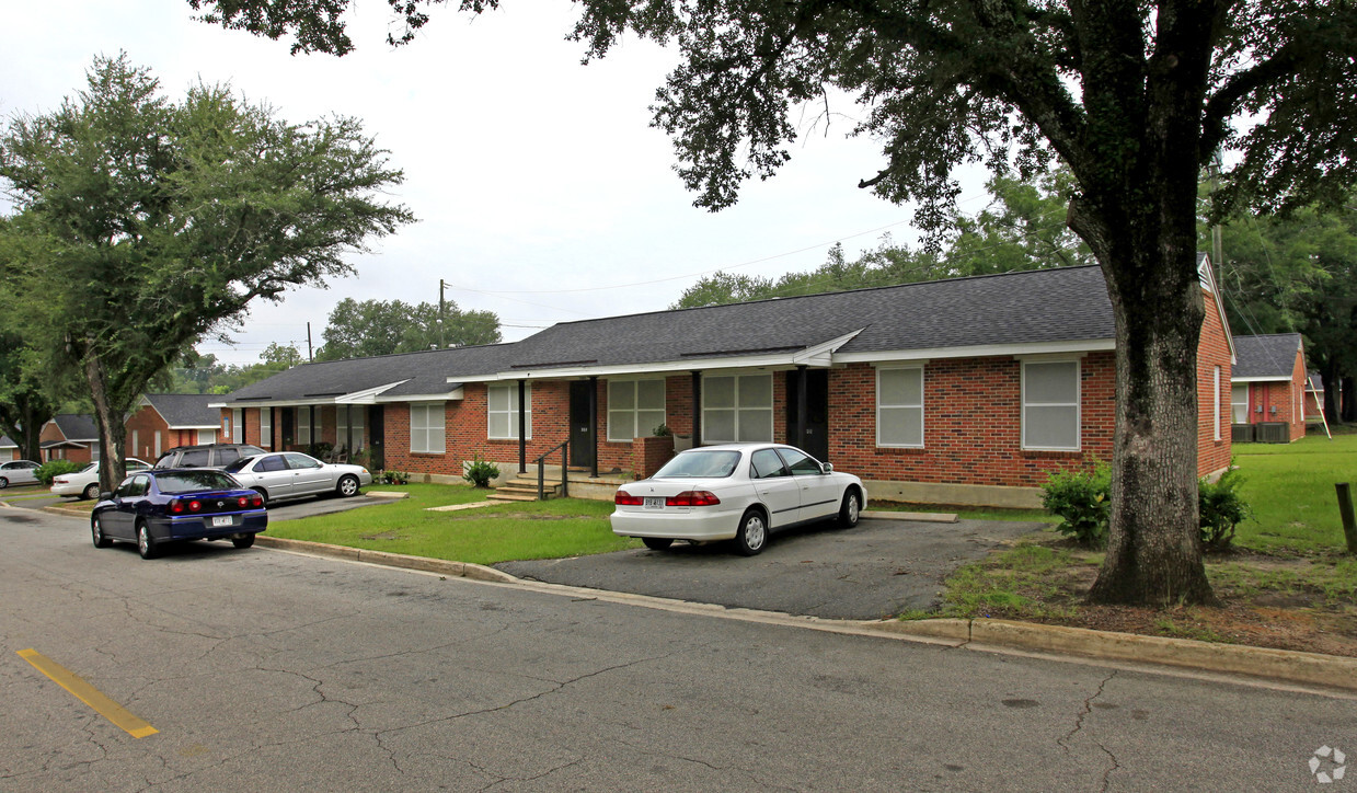 Primary Photo - Faircloth Homes