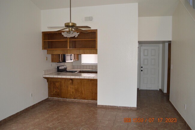 Building Photo - 1589 Elderwood Ave