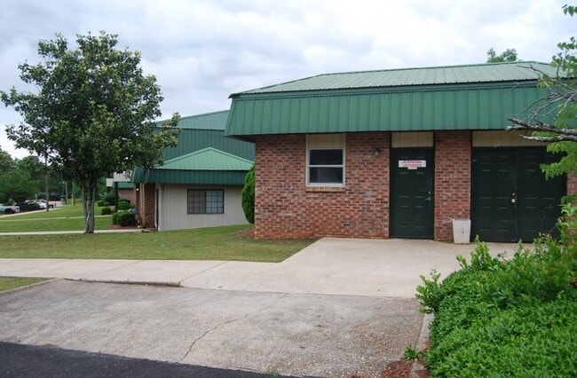 Building Photo - 103 Apache Dr