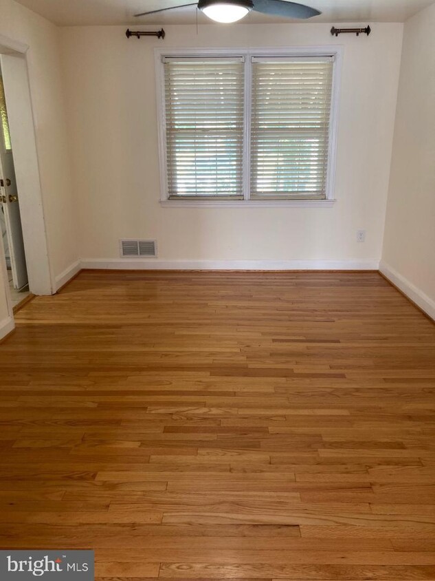 Foto principal - 8616 Pleasant Plains Rd