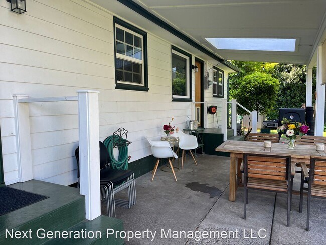 Building Photo - 3 br, 2 bath House - 450 Walnut Ln.