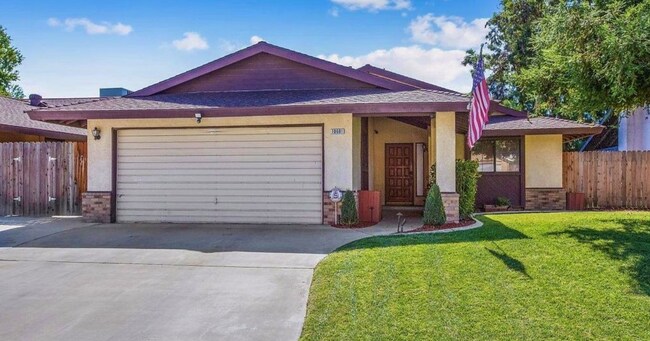 Building Photo - 10601 Sunset Canyon Dr