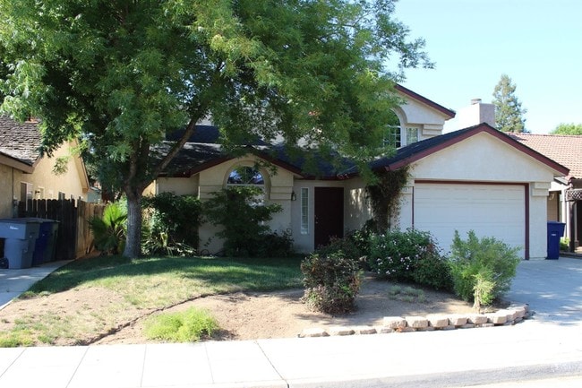 Building Photo - 1624 E Eclipse Ave