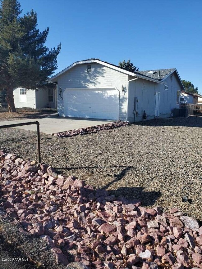 Building Photo - 4940 N Spring Dr