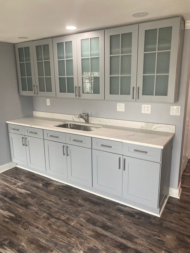 Building Photo - 44 Bridgeport Ave