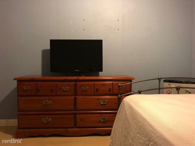 Building Photo - 1 br, 1 bath House - 1701 N University Dr