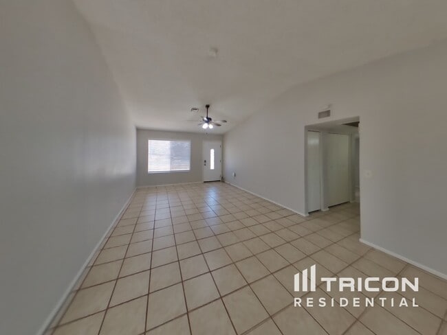 Building Photo - 11222 N 80th Dr