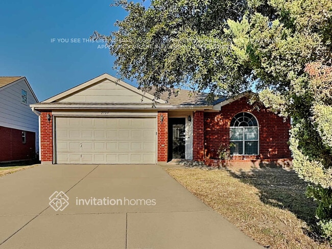 Building Photo - 2720 Briscoe Dr
