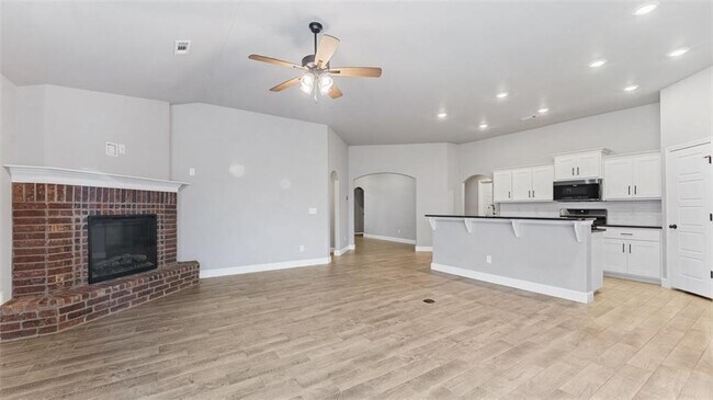 Foto del edificio - 5902 NW Hoover St