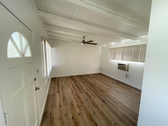 Building Photo - 409oak