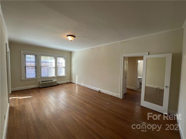 Foto del edificio - 1616 E 8th St