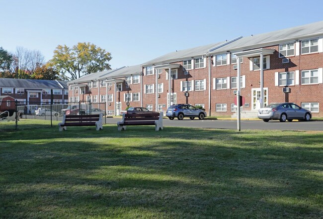 Foto del edificio - Bellevue Court Apartments