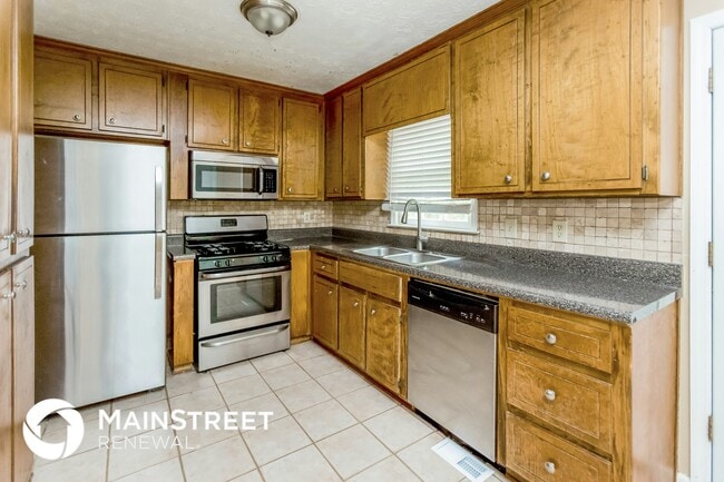 Foto del edificio - 5851 Taylor Creek Dr